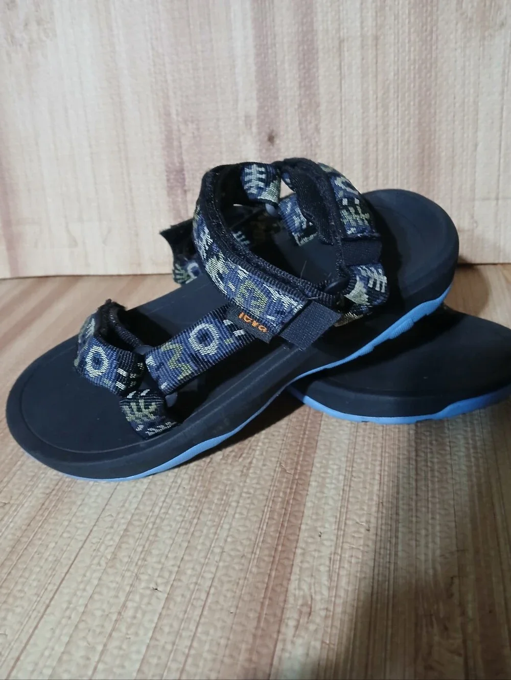 Teva Hurricane XLT2 Kids Sandals Geometric Multi Color 1019390C Size 2  US Euc